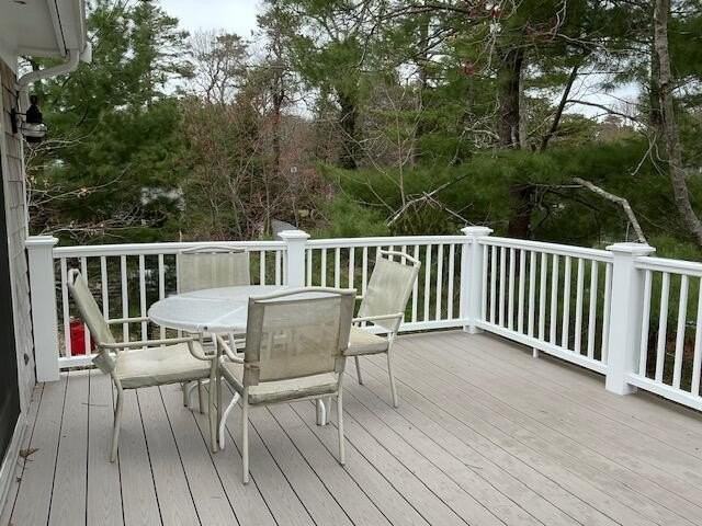 135 Acorn Dr - Photo 5 of 18