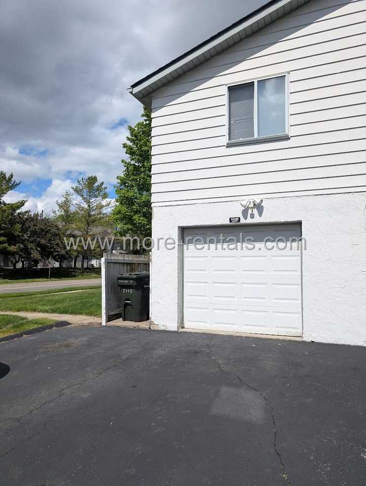 2440 Burgandy Ln - Photo 2 of 13