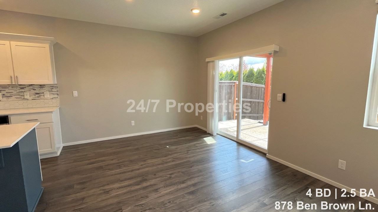 878 Ben Brown Ln - Photo 4 of 26