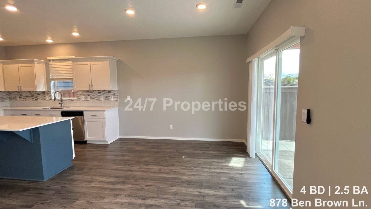 878 Ben Brown Ln - Photo 5 of 26