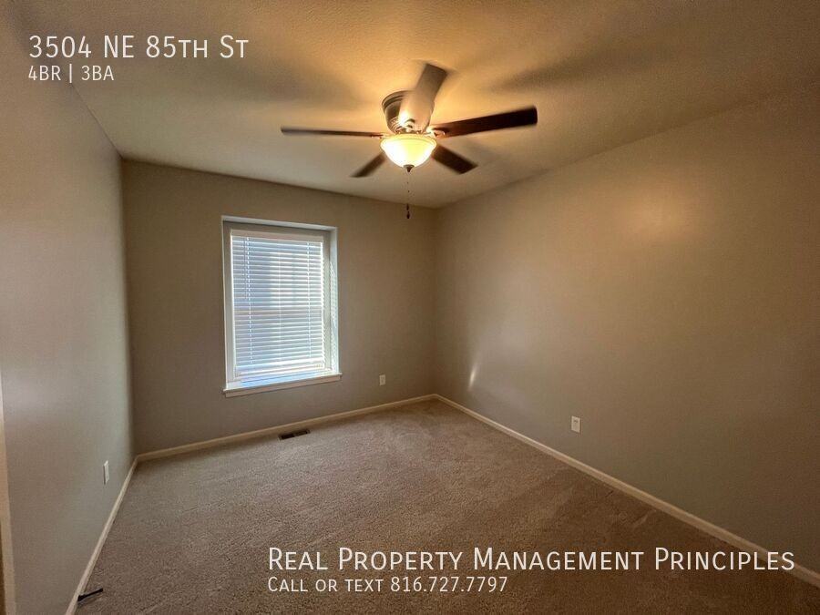 3504 Ne 85th St - Photo 7 of 23