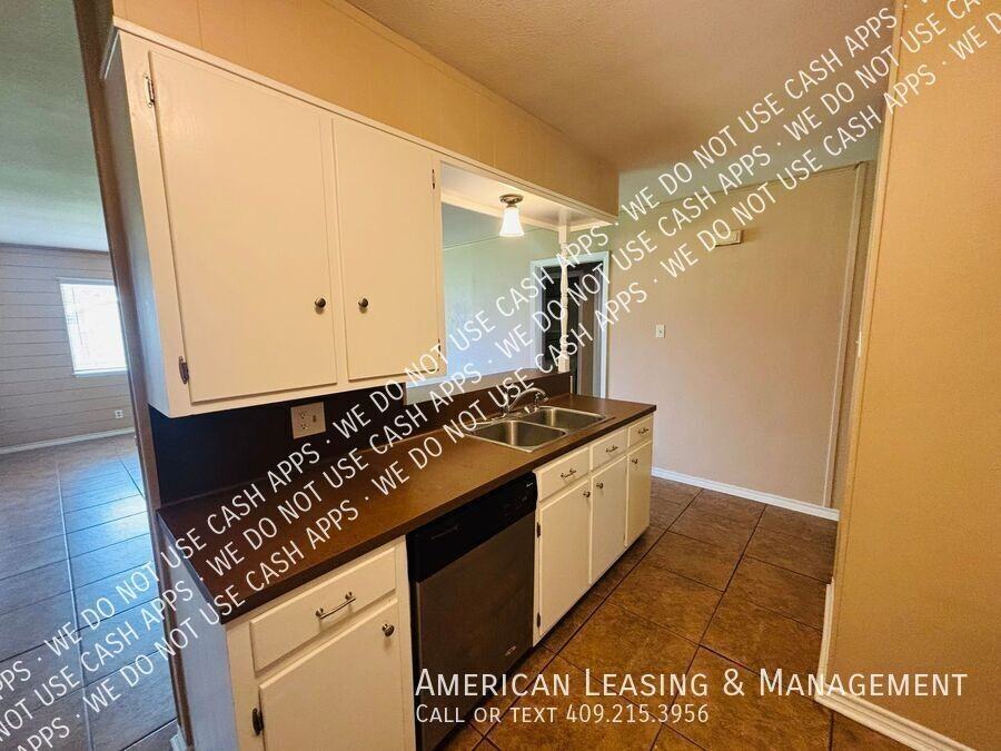 4417 Willowglen St - Photo 3 of 18