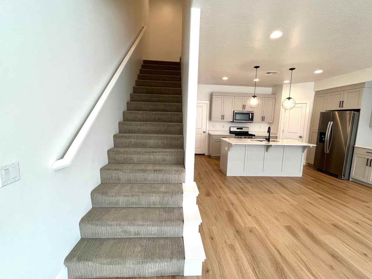 2690 E Wake Forest Ln - Photo 3 of 25