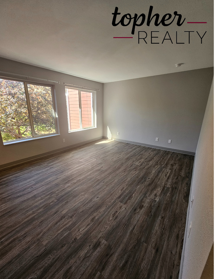2529 Ferndale Ln #202 - Photo 2 of 11