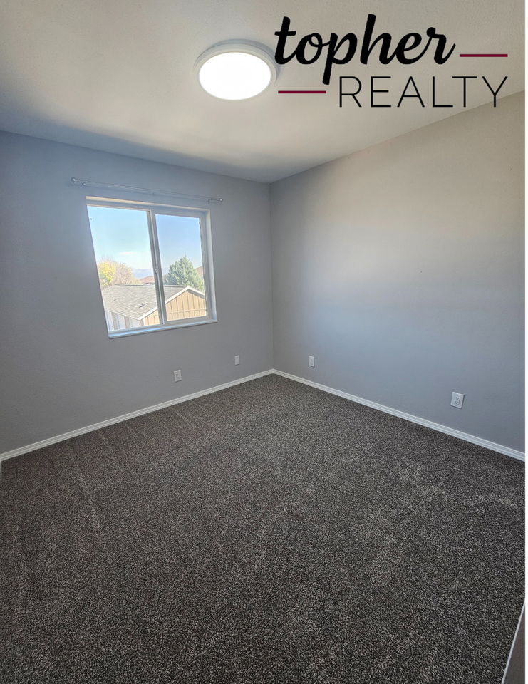 2529 Ferndale Ln #202 - Photo 5 of 11