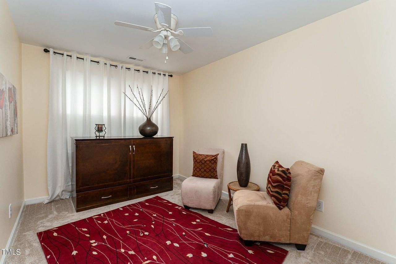 137 Licorice Dr - Photo 3 of 13