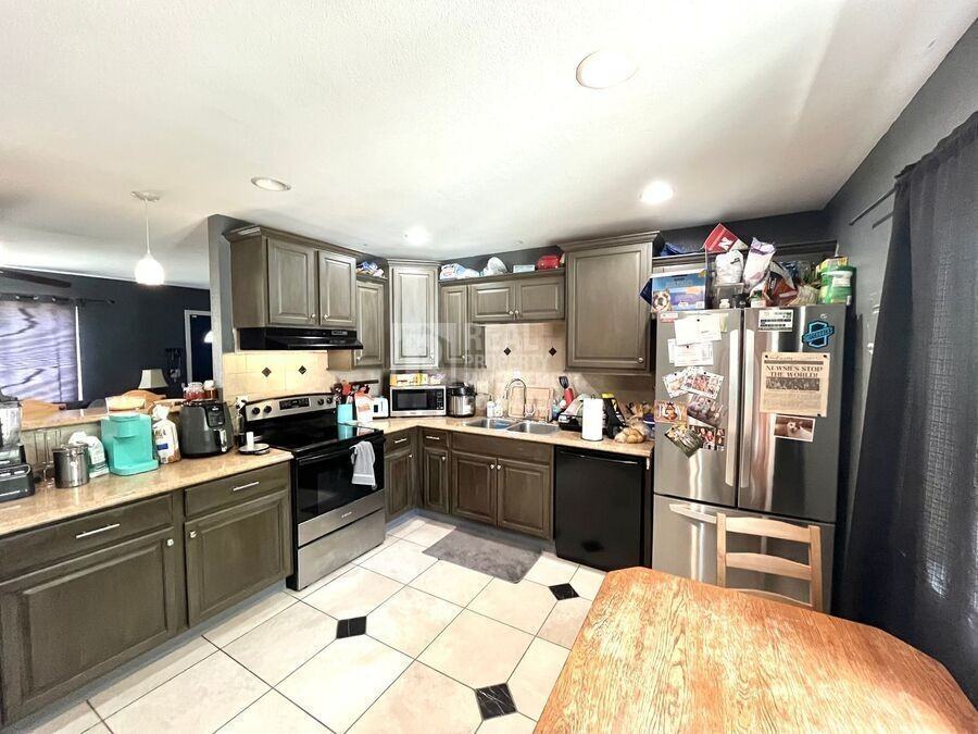 2414 Sombrero Dr - Photo 5 of 25
