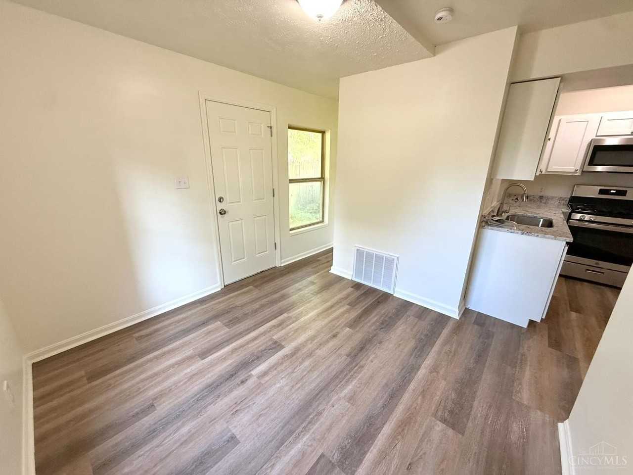 220 N Cherry St #3 - Photo 7 of 19