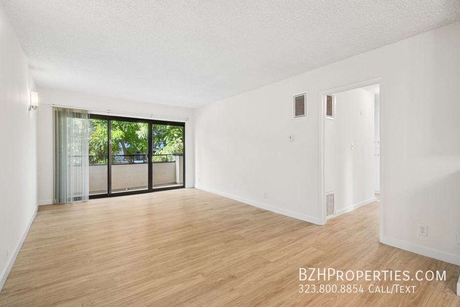 7540 Hampton Ave #202