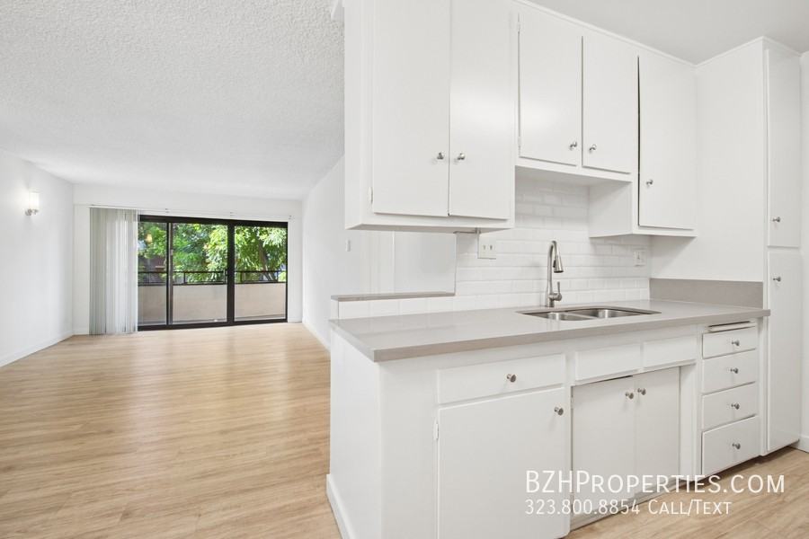 7540 Hampton Ave #202 - Photo 4 of 25