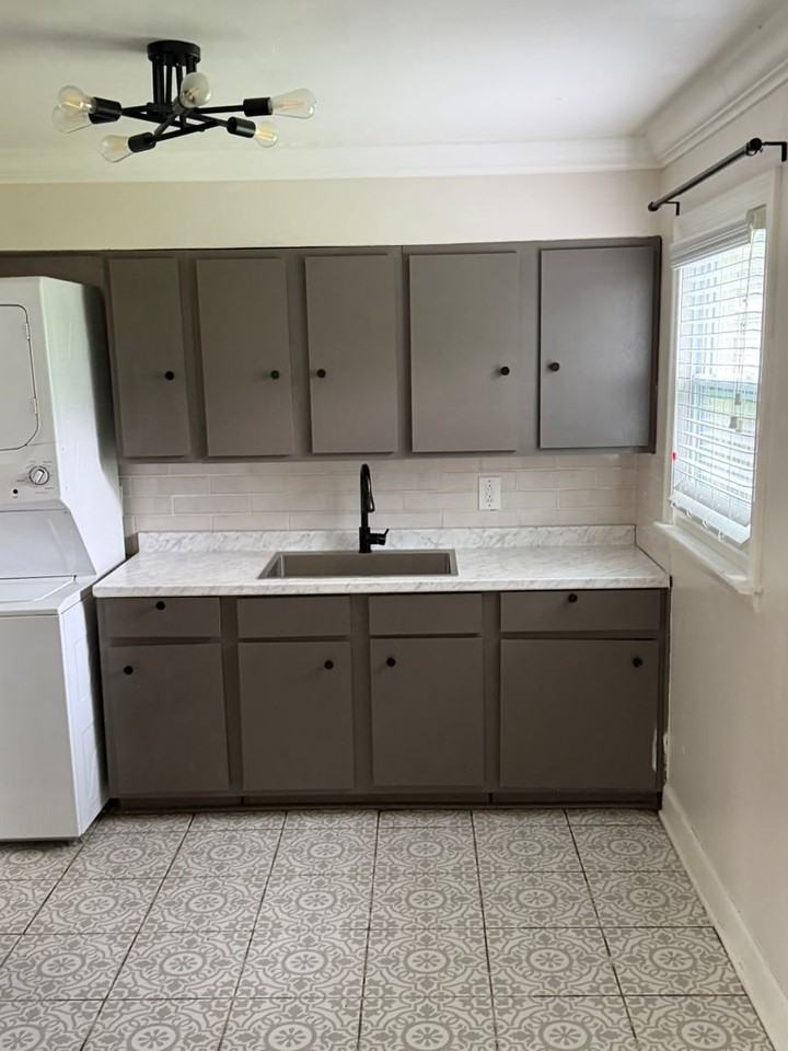 3060 Guernsey Ave - Photo 4 of 20