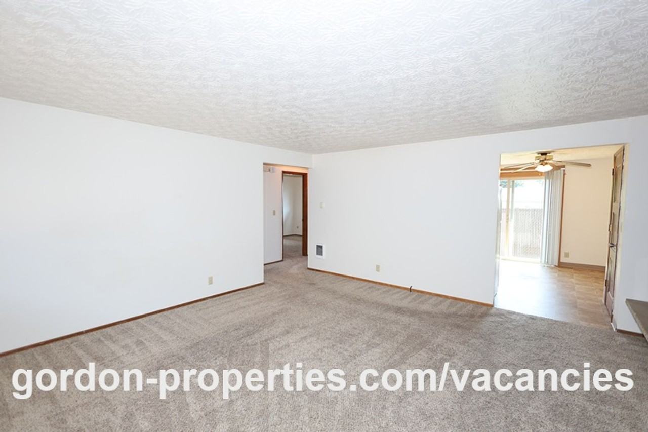 14832 Se Cedar Ave #3 - Photo 3 of 31