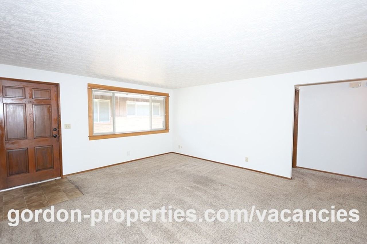 14832 Se Cedar Ave #3 - Photo 6 of 31