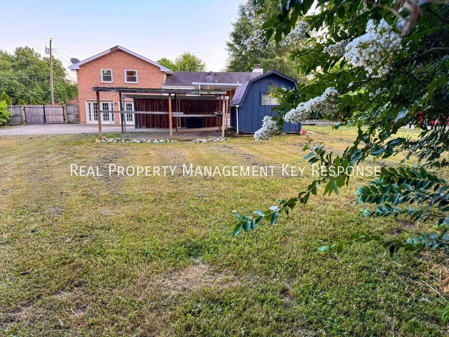 105 Peartree Dr - Photo 2 of 25