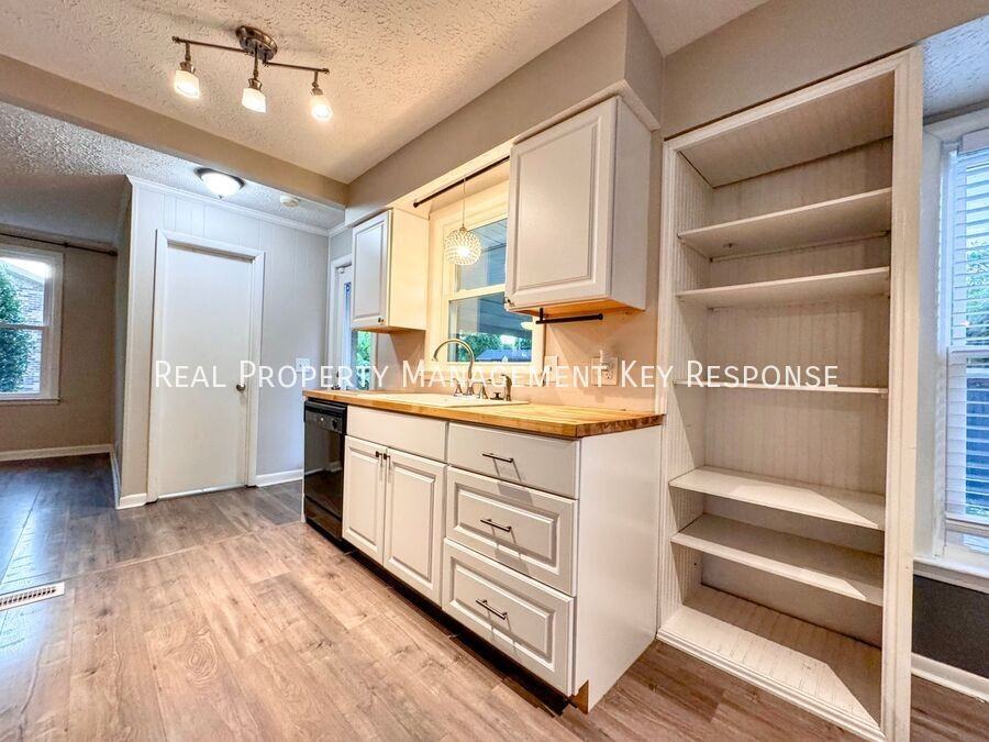 105 Peartree Dr - Photo 3 of 25