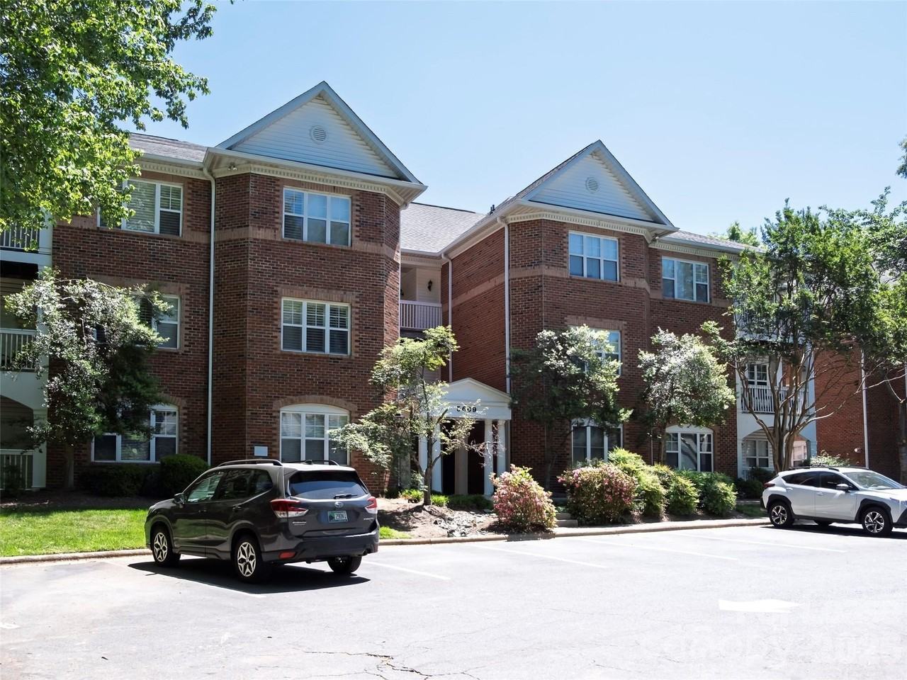 5609 Fairview Rd