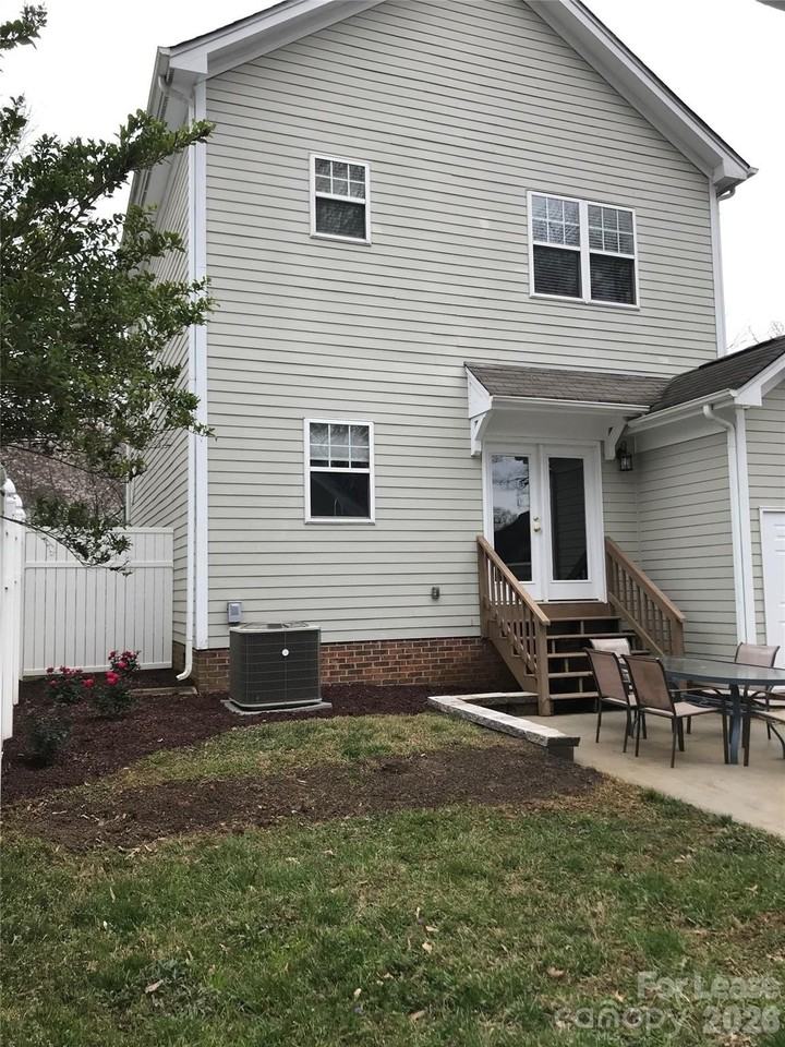 13019 W Douglas Park Dr - Photo 4 of 21