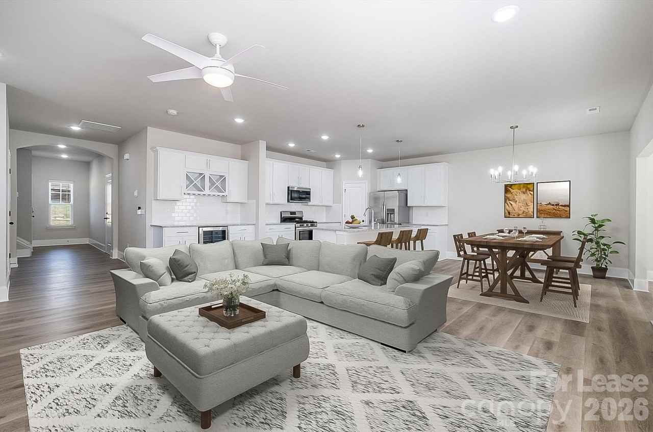 2507 Lynbridge Dr - Photo 2 of 32