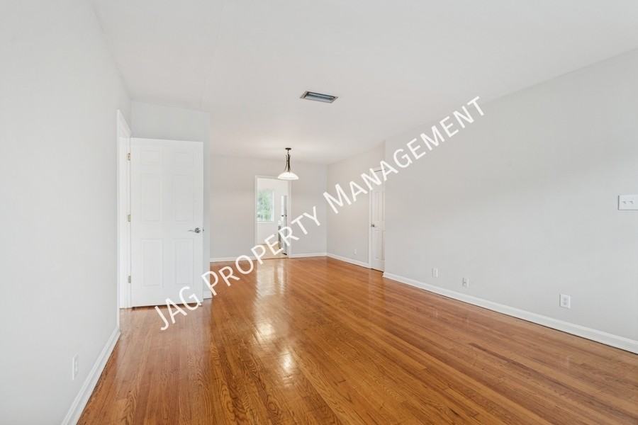 1886 San Marco Blvd #3 - Photo 7 of 21
