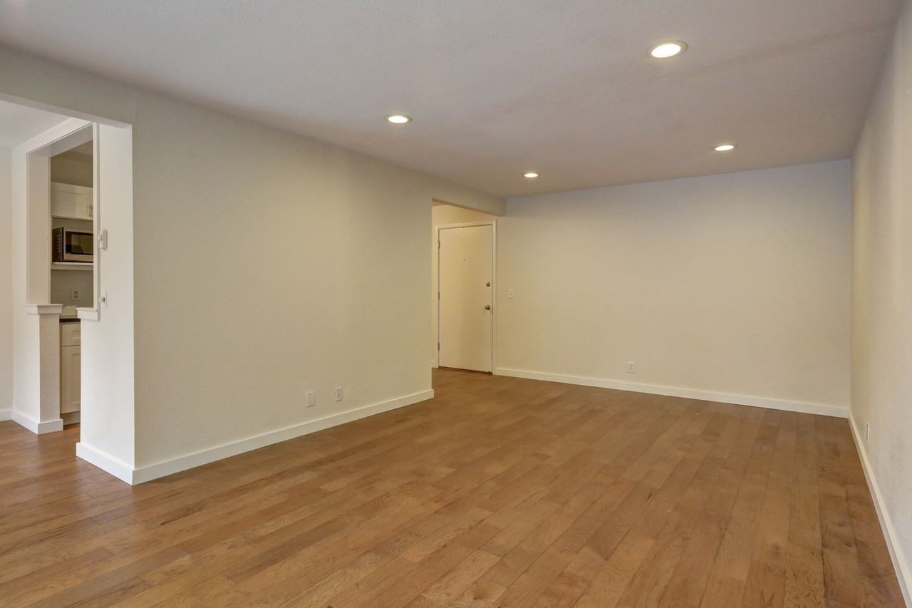 831 126th Pl Ne - Photo 4 of 14