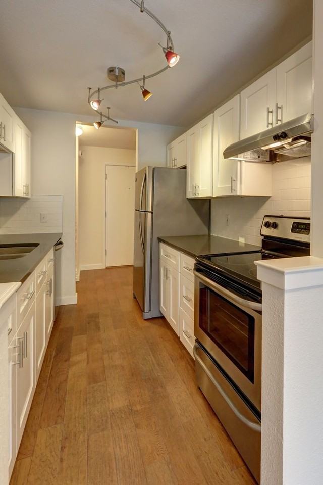 831 126th Pl Ne - Photo 7 of 14