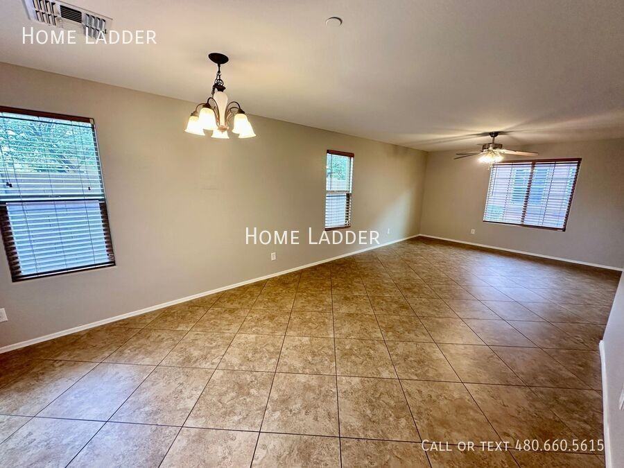2223 S Buckaroo Trl - Photo 5 of 26
