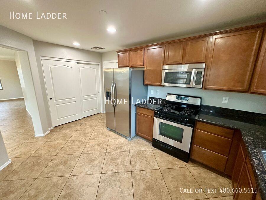 2223 S Buckaroo Trl - Photo 7 of 26