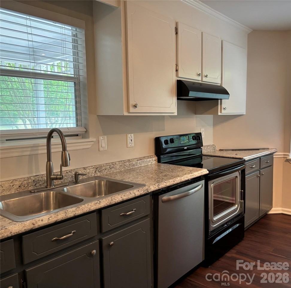 10221 Grand Junction Rd - Photo 6 of 28