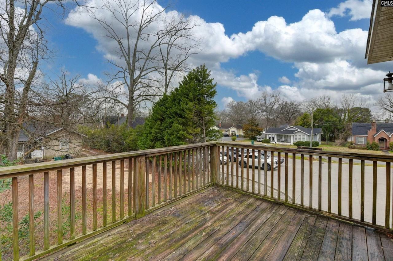 122 Hazelwood Ct - Photo 7 of 26