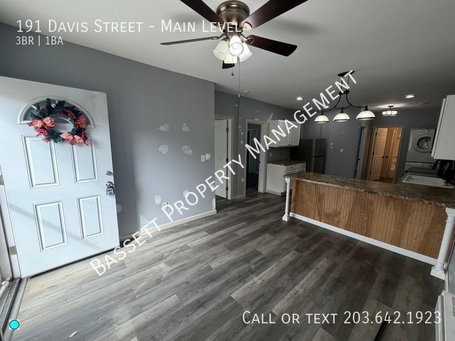 DAVIS & - Photo 6 of 20