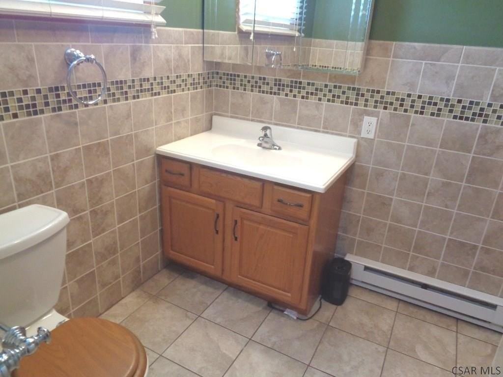 124 Clayton Dr Apt B - Photo 4 of 8