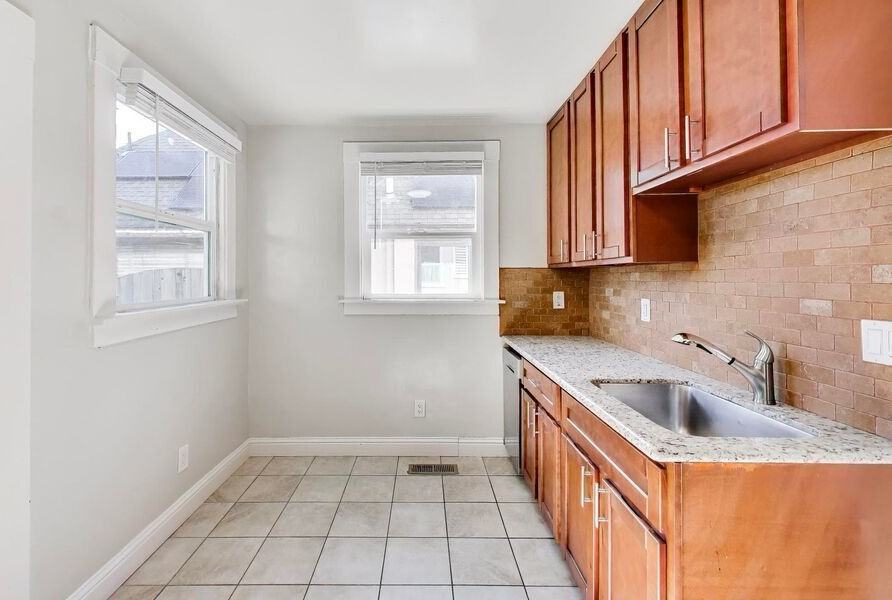 825 55th St - Photo 5 of 17