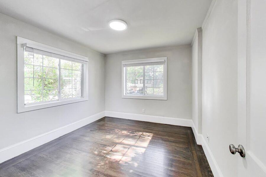 825 55th St - Photo 6 of 17