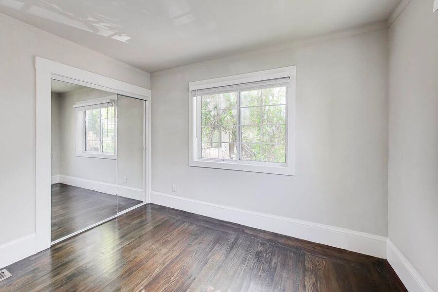 825 55th St - Photo 7 of 17