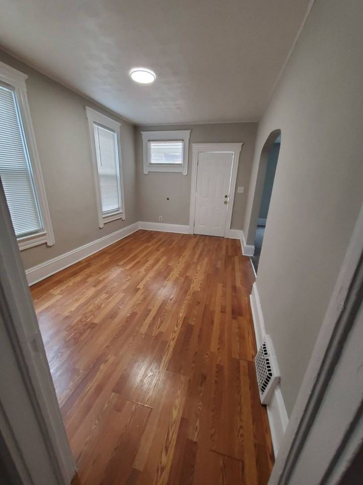 4216 Clybourne Ave - Photo 4 of 22