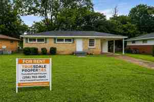 featured image of 612 Marguerite Dr Nw