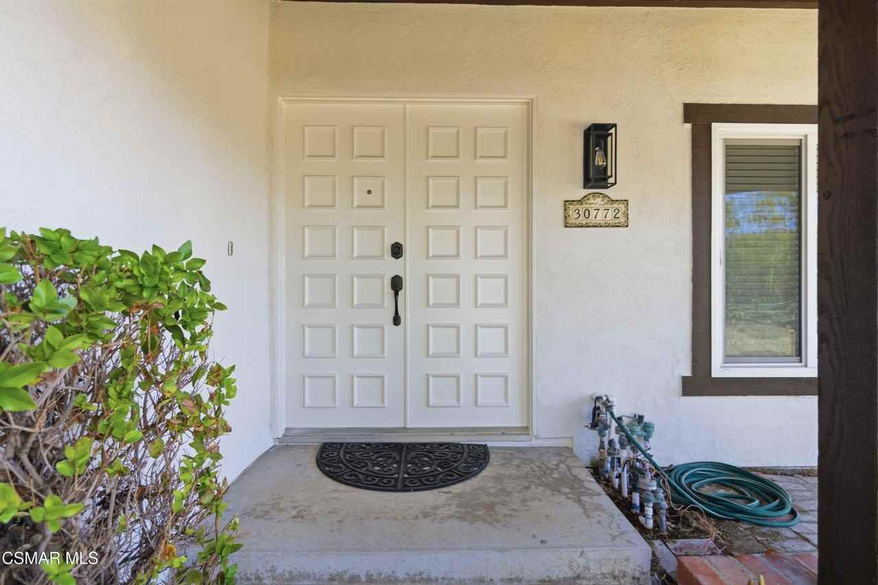 30772 Mainmast Dr - Photo 2 of 37