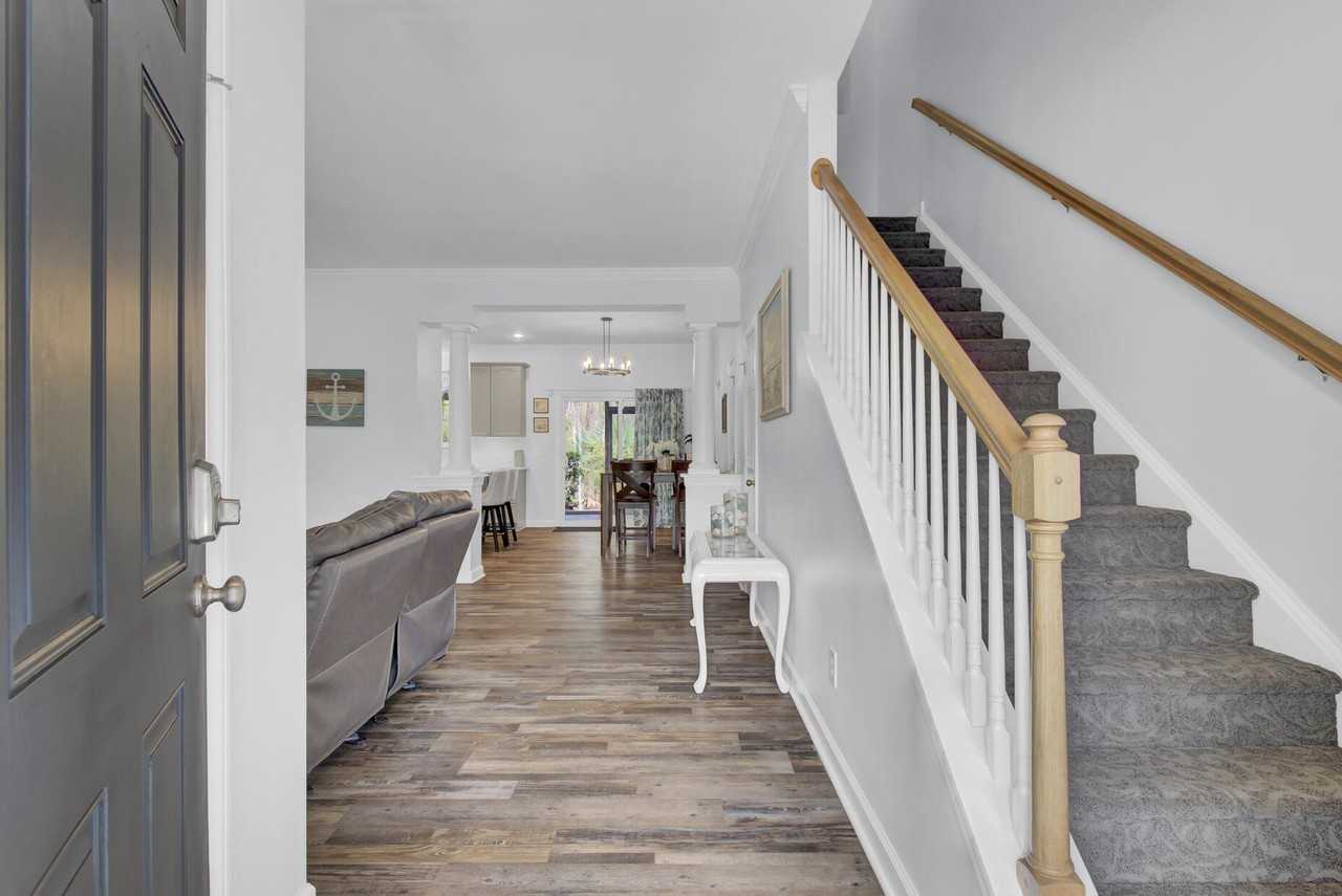 1443 Wellbrooke Ln - Photo 2 of 32