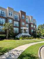 featured image of 144 Fairbanks Oak Aly #4A