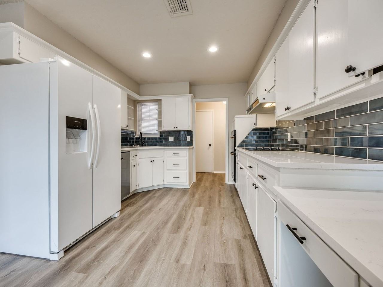 6429 N Harvard Ave - Photo 5 of 33