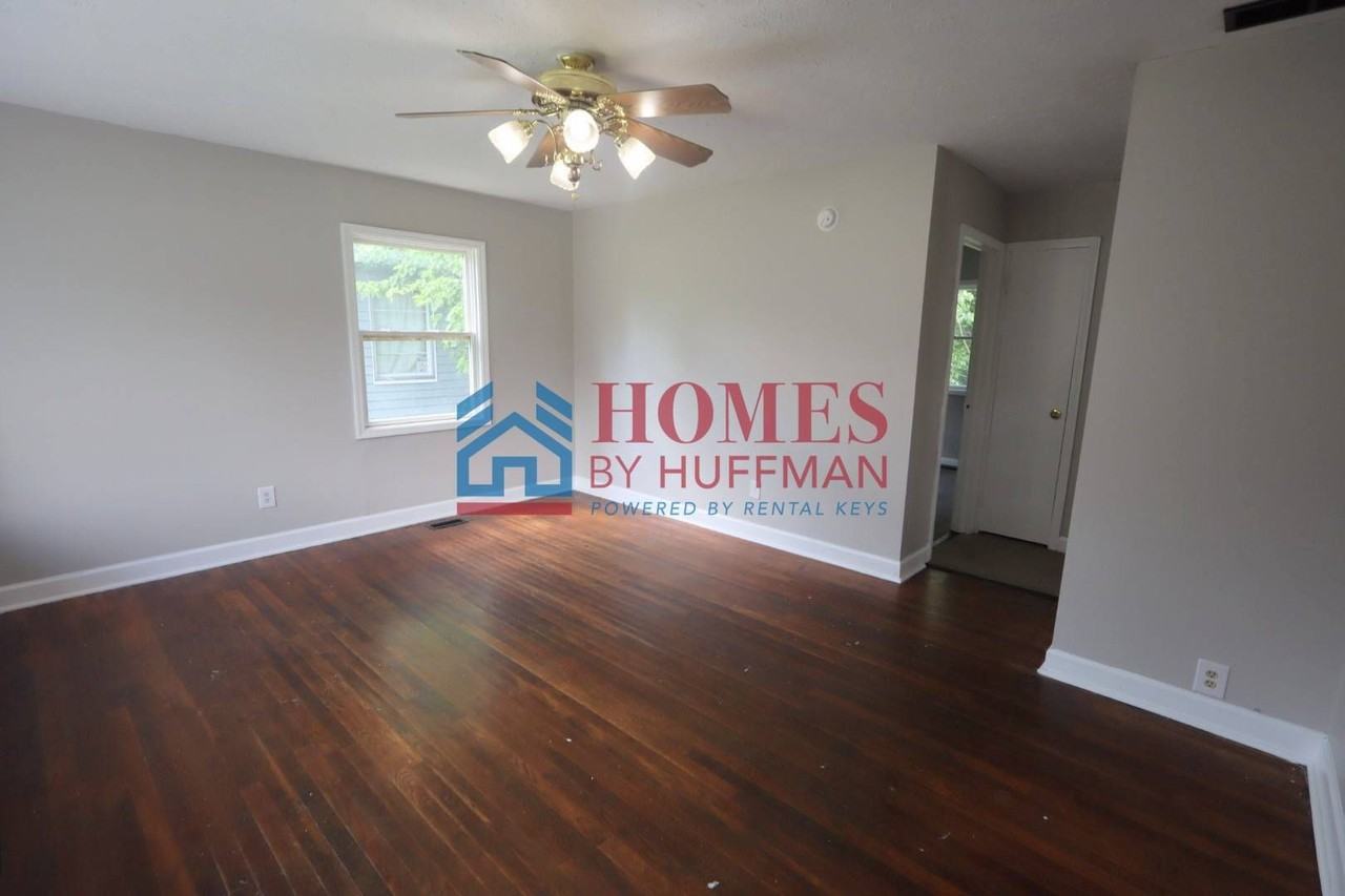 1833 Lodge Ave - Photo 5 of 17