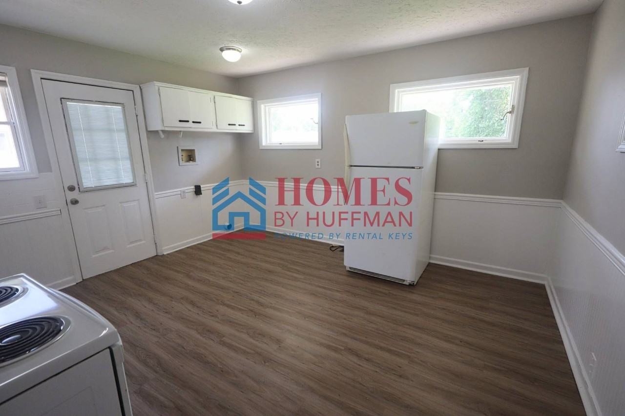 1833 Lodge Ave - Photo 6 of 17