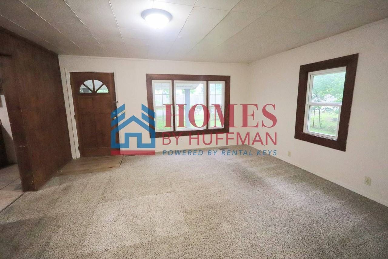 2613 Cass Ave - Photo 2 of 15