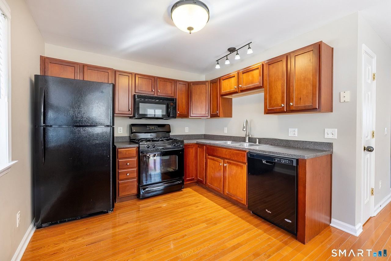 15 Scuppo Rd #1504 - Photo 5 of 24