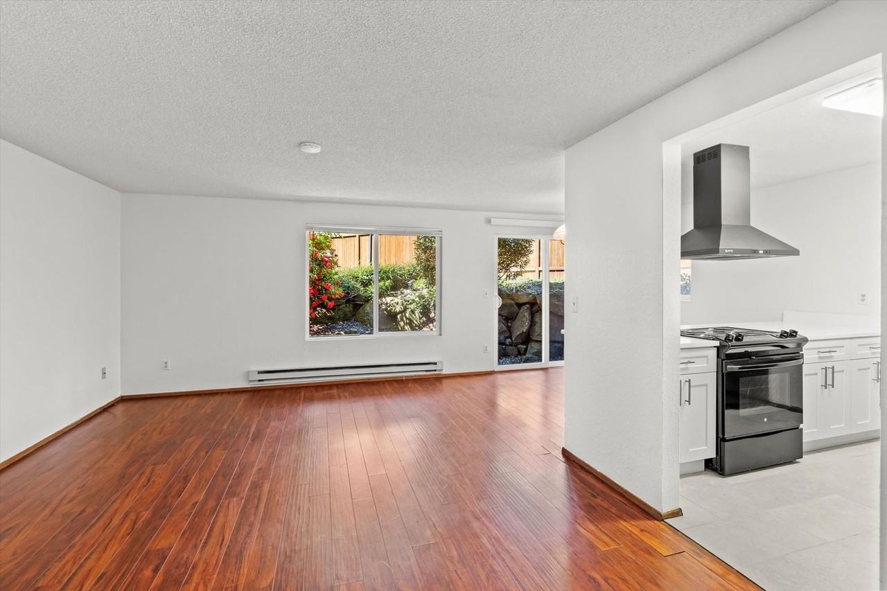 19855 25th Ave Ne - Photo 4 of 22