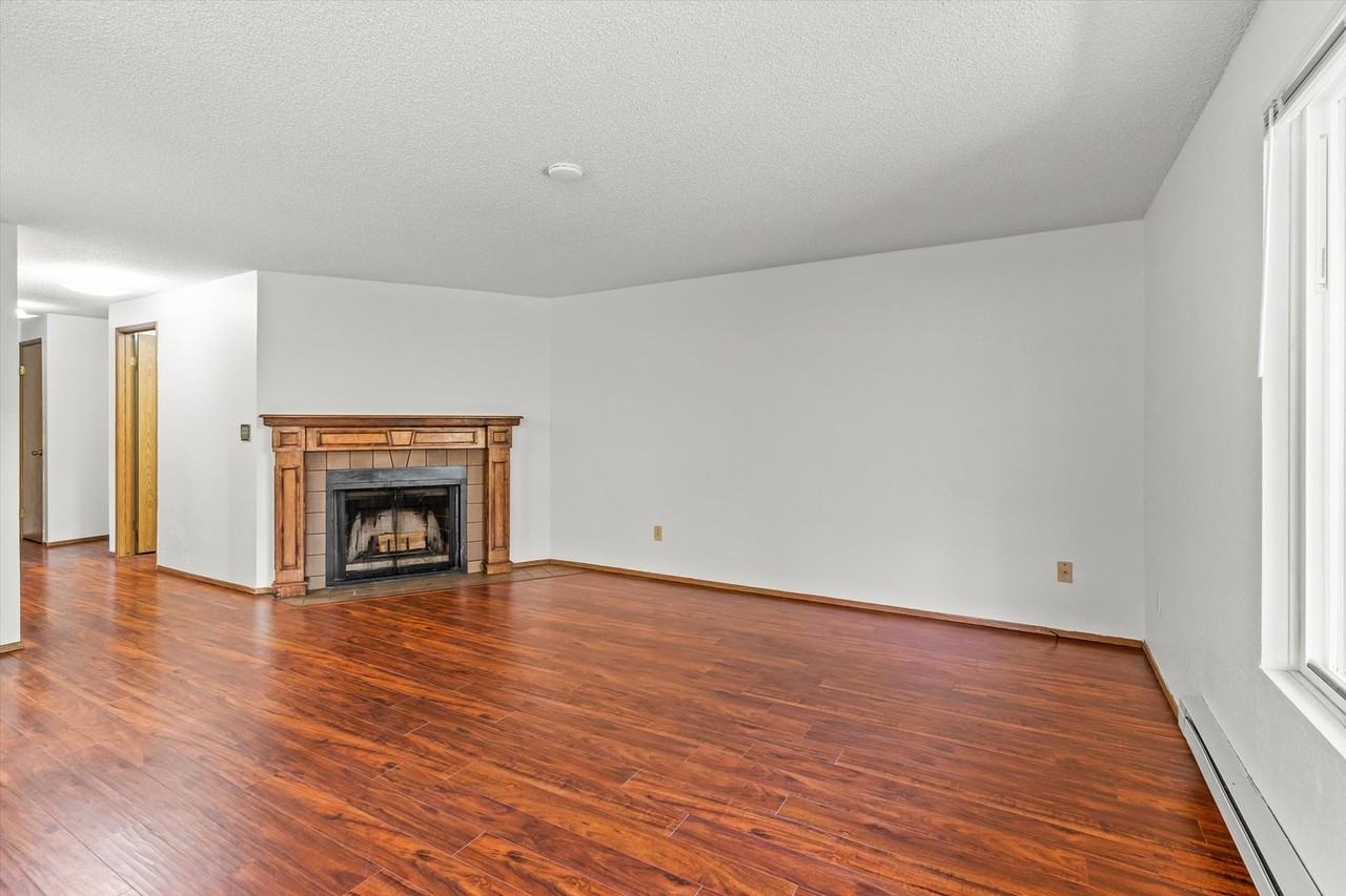19855 25th Ave Ne - Photo 5 of 22