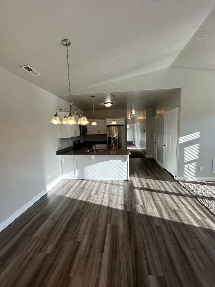 14506 S Ronan Ln - Photo 3 of 20