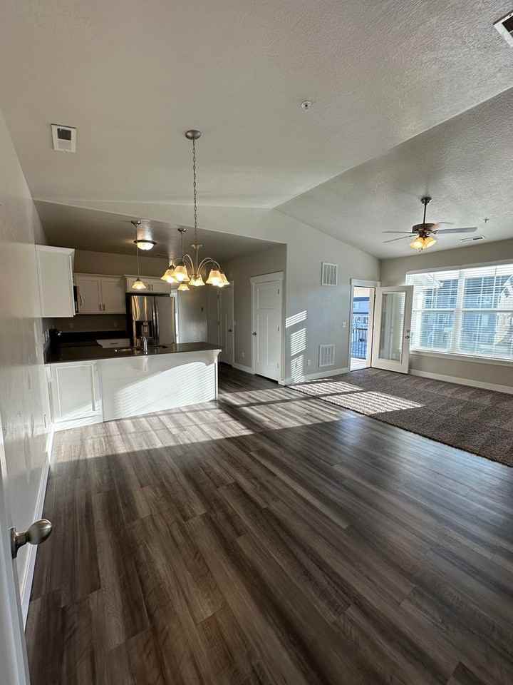 14506 S Ronan Ln - Photo 4 of 20