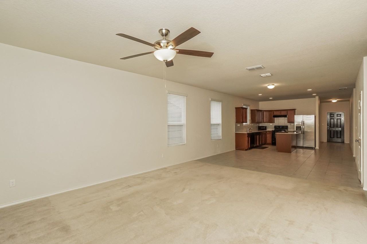 320 Salz Way - Photo 4 of 16