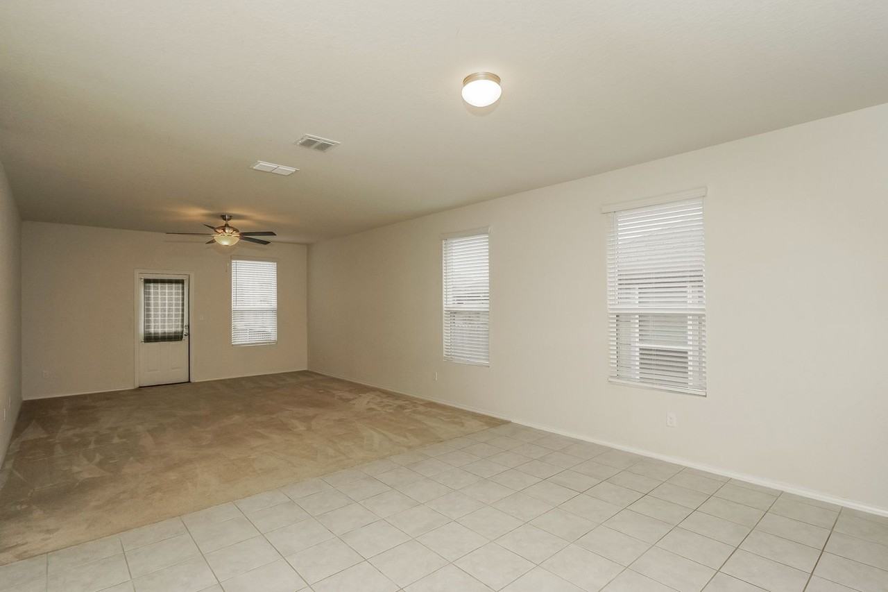 320 Salz Way - Photo 7 of 16
